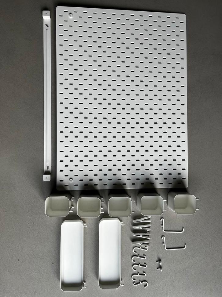 IKEA Stadis Wandbord met Accessoires, Huis en Inrichting, Woonaccessoires | Wandplanken en Boekenplanken, Zo goed als nieuw, Ophalen