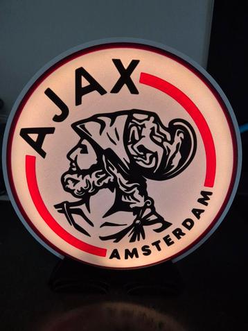 Stoere staande Ajax LED Lamp – USB-aansluiting beschikbaar voor biedingen