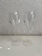 2x Veuve Clicquot champagne glazen, Huis en Inrichting, Ophalen, Glas, Overige stijlen, Glas of Glazen