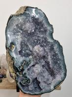 Grote amethist plaat met stalactieten en gepolijste rand, Verzamelen, Mineralen en Fossielen, Ophalen of Verzenden, Mineraal