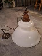 Fraaie melkkleurige hanglamp aan ketting, Huis en Inrichting, Ophalen, Zo goed als nieuw, Glas, Minder dan 50 cm