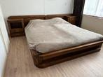 Massief eikenhouten bed, Ophalen, Bruin, Tweepersoons, Zo goed als nieuw