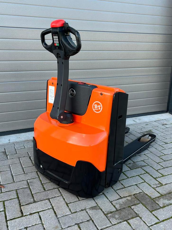 Bt lwe 140 palletwagen pompwagen, Doe-het-zelf en Verbouw, Palletwagens en Pompwagens, Zo goed als nieuw, Ophalen of Verzenden