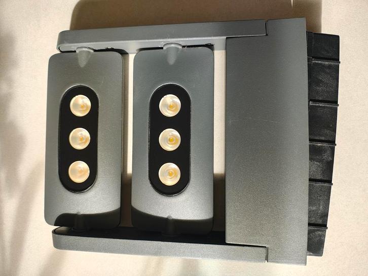LUTEC 6 lichts Spot - LED Wandlamp voor buiten - Donkergrijs, Tuin en Terras, Buitenverlichting, Zo goed als nieuw, Wandlamp, Aluminium