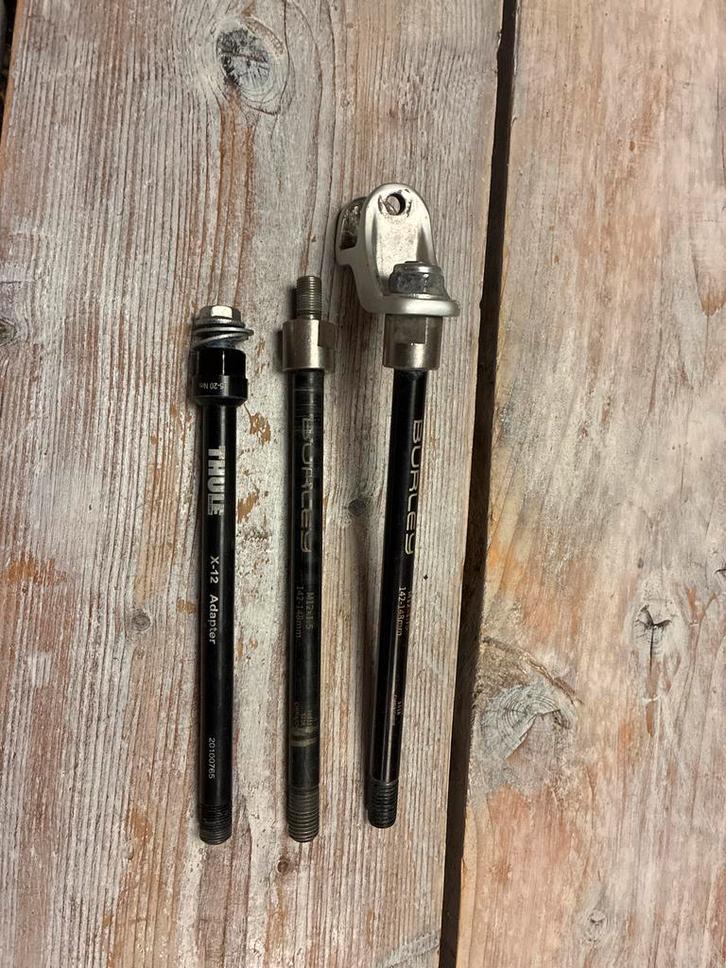 Steekas adapters fietskar Burley & Thule X12 en M12 1.5 1.75, Fietsen en Brommers, Fietsaccessoires | Aanhangers en Karren, Kinderkar