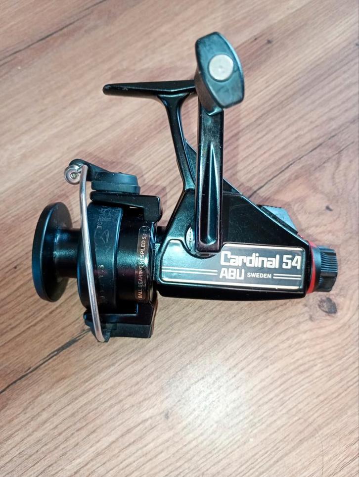 ABU Cardinal 54, made in Sweden, mooie oldschool penvismolen, Watersport en Boten, Hengelsport | Karpervissen, Zo goed als nieuw