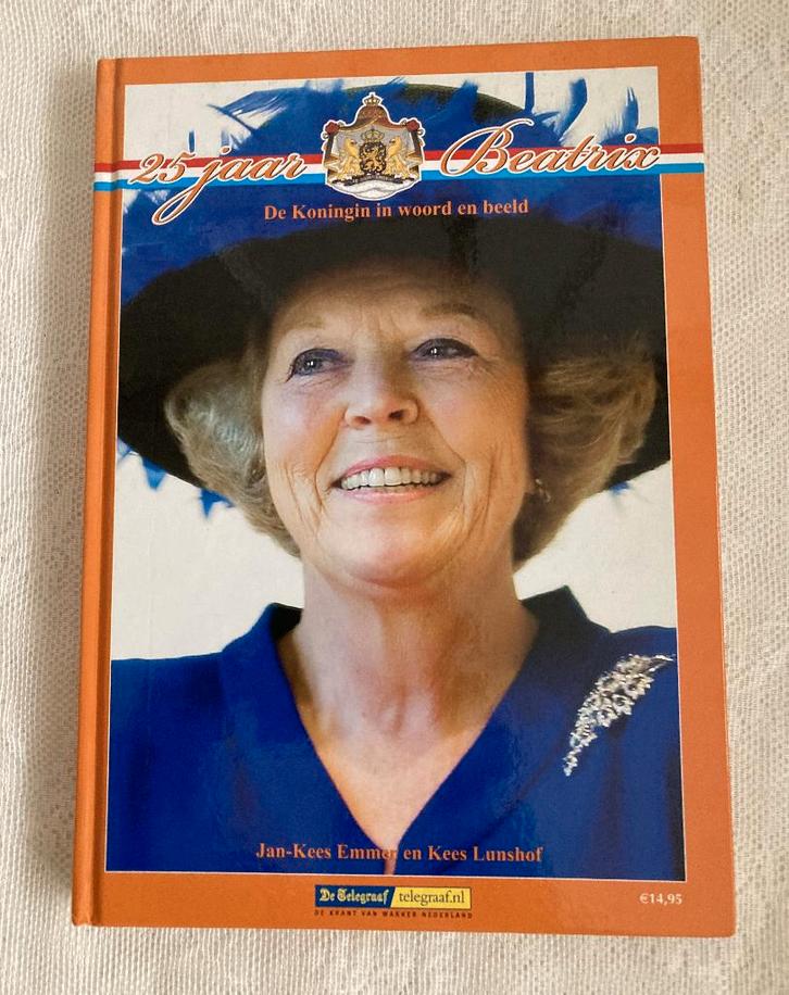 25 jaar Beatrix / De koningin in woord en beeld, Boeken, Geschiedenis | Vaderland, Gelezen, 20e eeuw of later, Ophalen of Verzenden