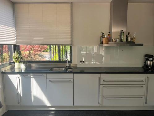 Bulthaup keuken met enorm veel ruimte en apparatuur, Huis en Inrichting, Keuken | Complete keukens, Zo goed als nieuw, Wit, Composiet