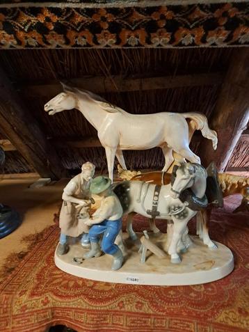 Brocante paard met veulen beschikbaar voor biedingen