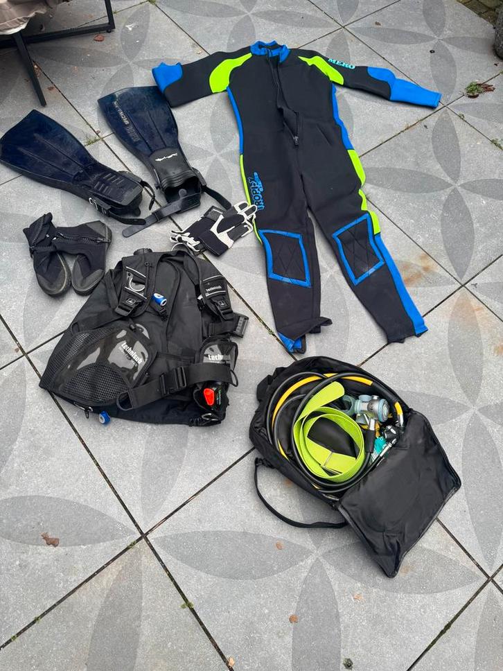 Complete duikuitrusting - Heren 54, Dames 40, Watersport en Boten, Duiken, Gebruikt, Duikpak, Ophalen