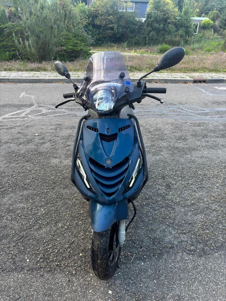 Piaggio Zip IGET 2021, Fietsen en Brommers, Brommeronderdelen | Scooters, Zo goed als nieuw, Piaggio, Overige typen, Ophalen