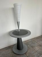 Bijzettafel Leolux met lamp, Huis en Inrichting, Tafels | Bijzettafels, Minder dan 55 cm, Gebruikt, Rond, Hout