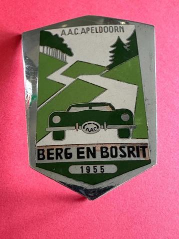 Berg en Bosrit A.A.C. Apeldoorn 1955 badge. Voor Uw oldtimer beschikbaar voor biedingen