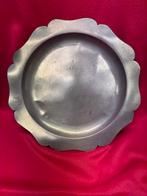 Antieke Tinnen Schaal met Bloemmotief, Antiek en Kunst, Antiek | Tin, Ophalen of Verzenden