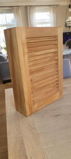 Teakhouten medicijnkastje met louvredeurtje, Ophalen of Verzenden, Gebruikt, Kombuis en Sanitair