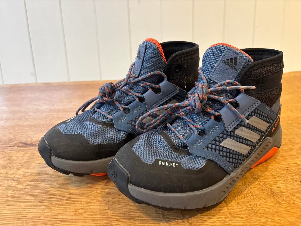 Adidas terrex bergschoen voor kids maat 32 rain-dry, Kinderen en Baby's, Kinderkleding | Schoenen en Sokken, Ophalen, Zo goed als nieuw