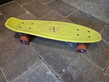 Skateboard Pennyboard met licht beschikbaar voor biedingen