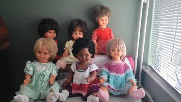 Diverse (Lizzy Batz) poppen. beschikbaar voor biedingen