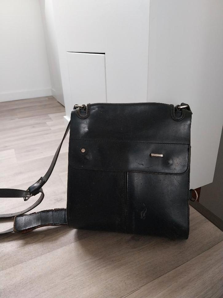 Zwart leren schoudertas, Sieraden, Tassen en Uiterlijk, Tassen | Schoudertassen, Gebruikt, Zwart, Leer, Ophalen of Verzenden