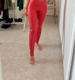Rode legging maat M, Kleding | Dames, Verzenden, Zo goed als nieuw, Rood, Legging