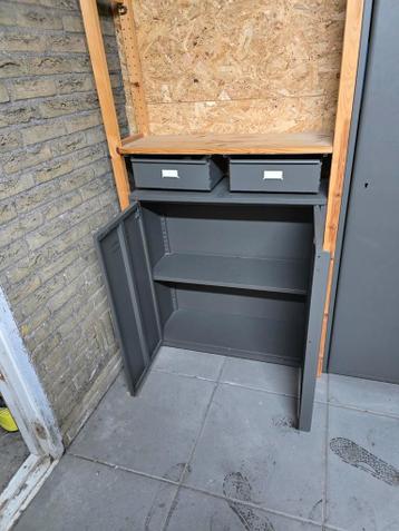 Ikea Ivar kast

133 cm breed
226 cm hoog
30 cm diep - afbeelding 3