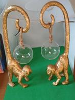 2 Decoratiefe Aapjes met Windlicht., Antiek en Kunst, Curiosa en Brocante, Ophalen of Verzenden