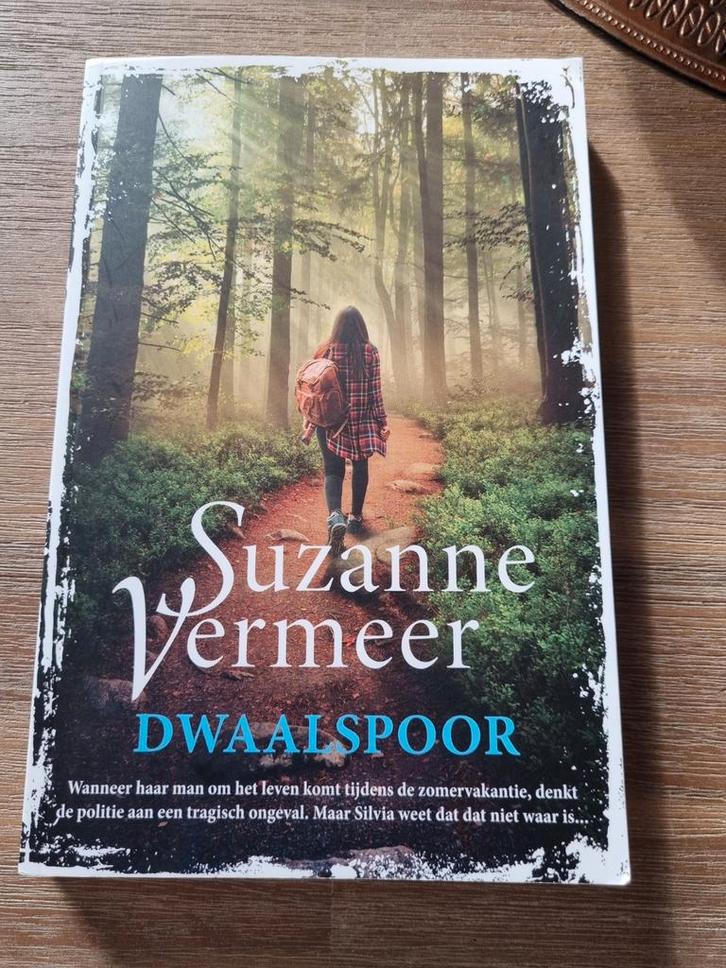 Dwaalspoor - Suzanne Vermeer, Boeken, Thrillers, Gelezen, Nederland, Ophalen of Verzenden