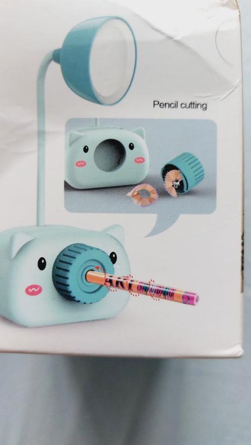 LED pencil sharpener with multicolour light, Hobby en Vrije tijd, Overige Hobby en Vrije tijd, Zo goed als nieuw, Ophalen of Verzenden