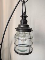 Stoere zwarte lantaarn met glas – voor binnen én buiten, Huis en Inrichting, Woonaccessoires | Kandelaars en Kaarsen, Ophalen