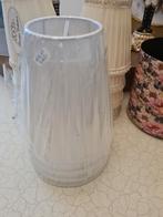 Nieuwe klem lampenkapjes merk Clayre & Eef p/st 15.95, Huis en Inrichting, Lampen | Lampenkappen, Heikant 21 Kaatsheuvel, Wit