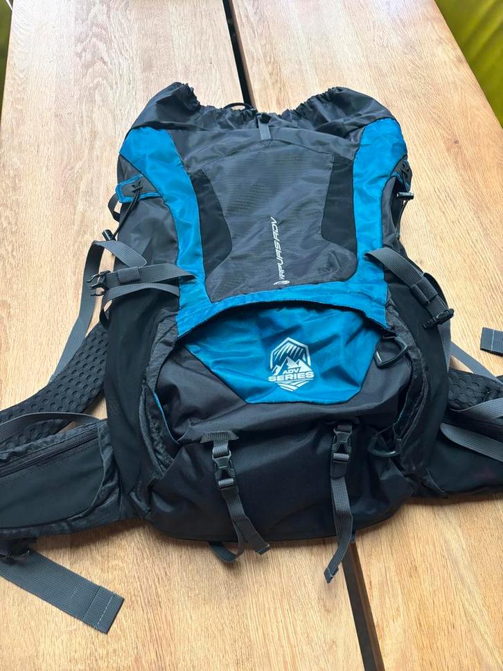 Arei Kapuas ADV 60+5L Rugzak (vrijwel nieuw!), Sport en Fitness, Bergsport en Wandelen, Zo goed als nieuw, Rugzak, Ophalen of Verzenden