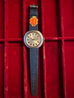 Nieuwe div Vintage horloges , infra, cazal, helvetica enz, Staal, Met bandje, Polshorloge, 1960 of later