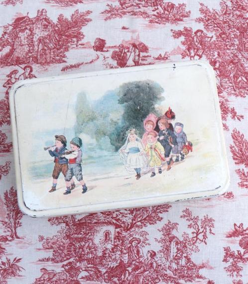 Biscuits blik Massily France “Spelende kinderen”, Antiek en Kunst, Curiosa en Brocante, Ophalen of Verzenden