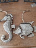 2 houten hangens  zeepaard en vis, Huis en Inrichting, Ophalen of Verzenden, Zo goed als nieuw