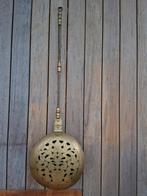 Antieke beddenpan, Ophalen