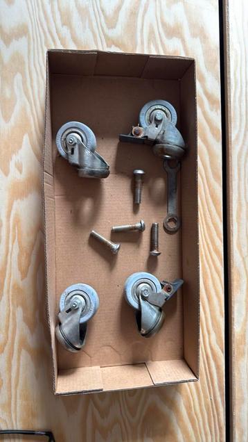 4 wielen voor Quan Garden Art bbq beschikbaar voor biedingen