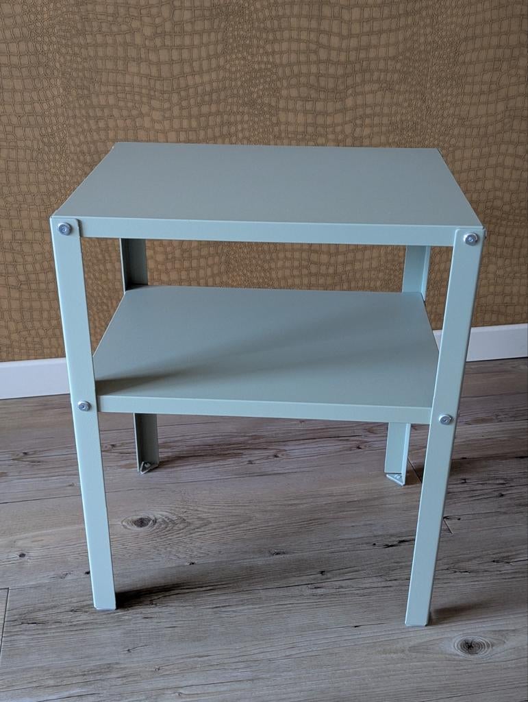NIEUW: nachtkastje / bijzettafeltje Knarrevik (Ikea), Huis en Inrichting, Ophalen, Minder dan 45 cm, Metaal of Aluminium, Nieuw