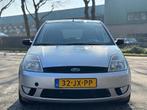 Ford Fiesta 1.4-16V Airco LM velgen 5deurs Distr.riem VV Boe, Voorwielaandrijving, Gebruikt, 4 cilinders, Origineel Nederlands