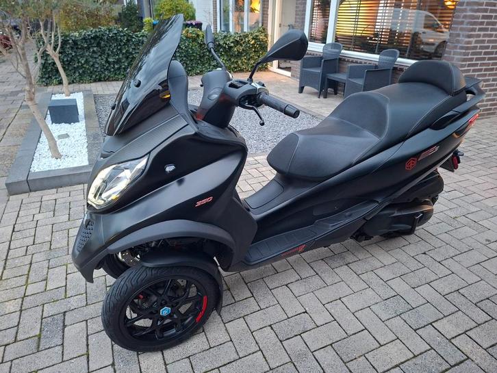 STOERE Piaggio mp3 (black edition) Full Led, Motoren, Motoren | Piaggio, Particulier, Scooter, Ophalen of Verzenden