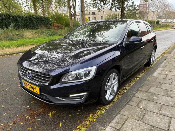Volvo V60 D6 Twin Engine 288pk Geartronic AWD Plug In Hybrid, Auto's, Volvo, Particulier, V60, 4x4, ABS, Achteruitrijcamera, Adaptieve lichten