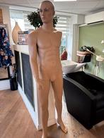 Etalagepop man 185, Ophalen