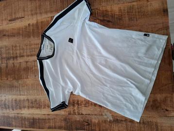 Chasin tshirt met zwarte band maat L.  beschikbaar voor biedingen