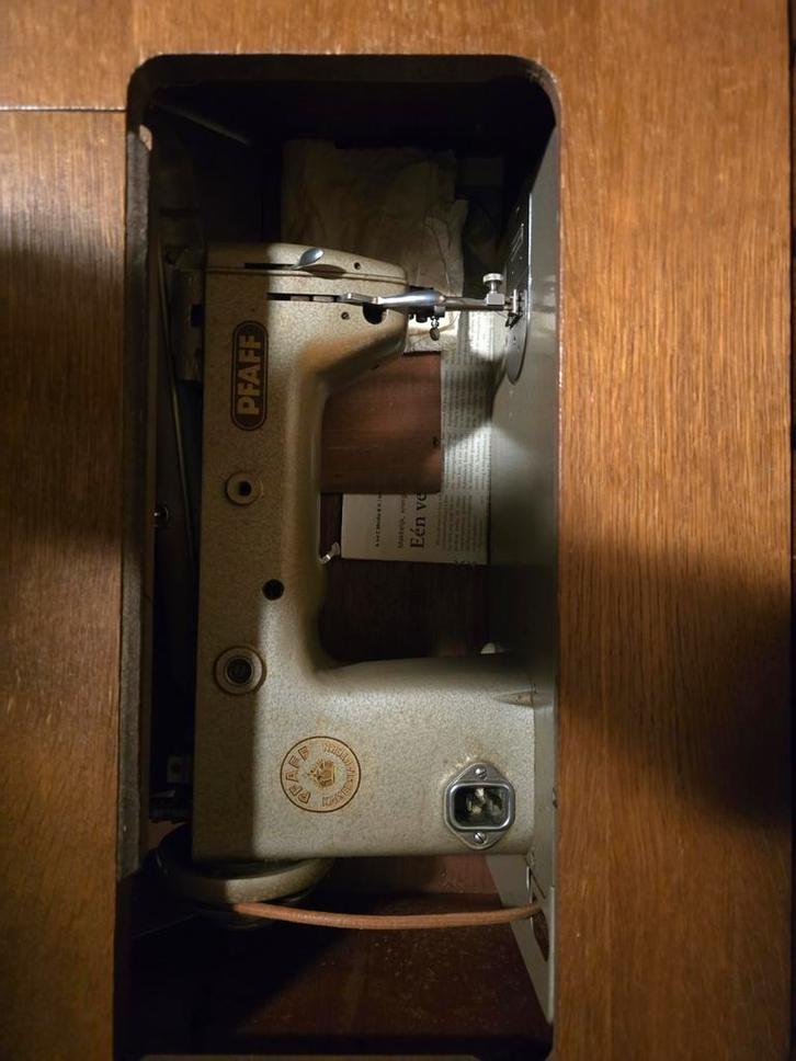 Antieke Pfaff Naaimachine in Kast, Antiek en Kunst, Antiek | Naaimachines, Ophalen