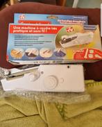 Kleine naaimachine op batterijen zonder accessoires bieden, Hobby en Vrije tijd, Naaimachines en Toebehoren, Ophalen of Verzenden