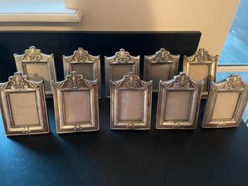 Set van 16 Zilverenkleurige Fotolijstjes beschikbaar voor biedingen
