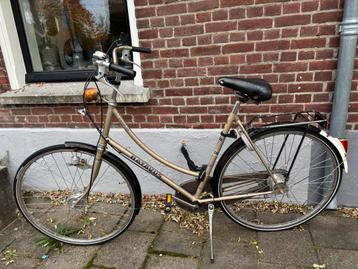 Vintage model Batavus touring dames fiets opknapper beschikbaar voor biedingen