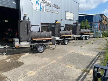 Te huur grote bbq smoker op aanhanger  beschikbaar voor biedingen