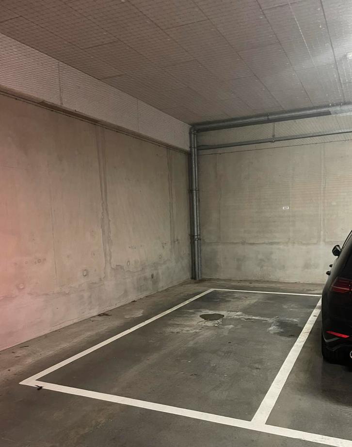 Parkeerplaats (per direct) te Huur - Utrecht Transwijk, Huizen en Kamers, Garages en Parkeerplaatsen, Utrecht