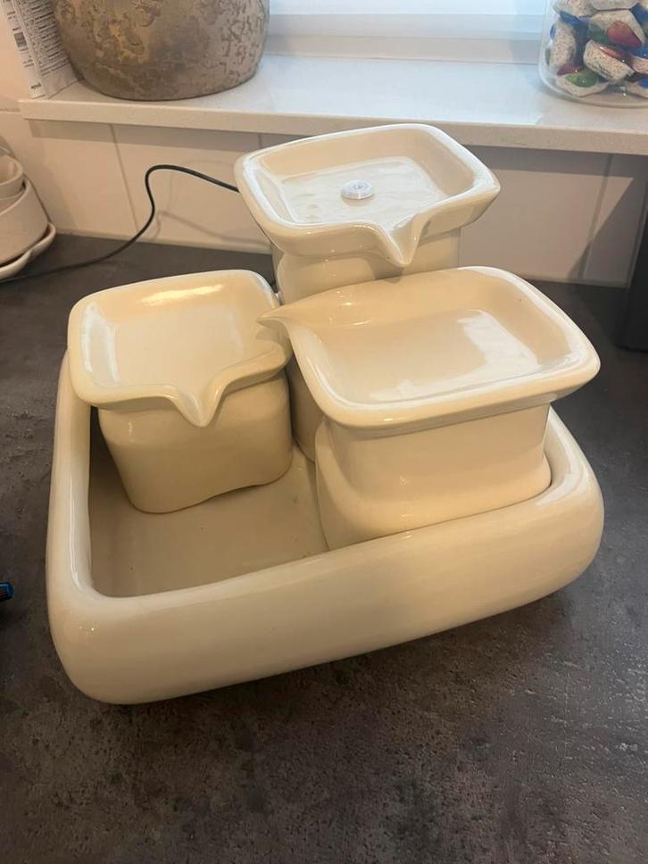 Keramieke drinkfontein, Dieren en Toebehoren, Katten-accessoires, Zo goed als nieuw, Ophalen