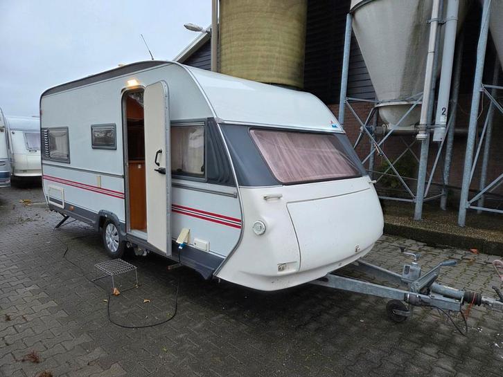 Solifer 520 ,bj 2004 ,frans bed ,mover,airco,voortent, Caravans en Kamperen, Caravans, Particulier, tot en met 4, 1000 - 1250 kg